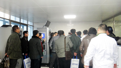 眾人參觀鄢陵中醫(yī)院外星艙脊柱疼痛智能康復系統(tǒng) 眾人參觀鄢陵中醫(yī)院外星艙脊柱疼痛智能康復系統(tǒng)